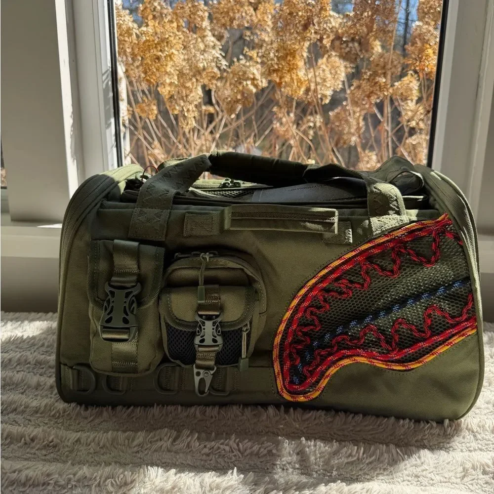 WON'T STOP TILL THE TOP PET CARRIER Sprayground